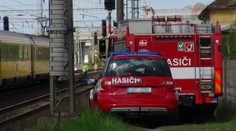 Vlak u Lysé nad Labem srazil koně. Někdo je asi pustil z ohrady!