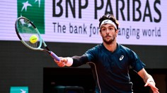 Italský tenista kopl míček do rozhodčí, ale vyloučen nebyl. Djokovič tenkrát ano