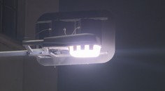 Praha trvá na výměně pouličního osvětlení za bezpečnější LED lampy. Změní ale odstín světla