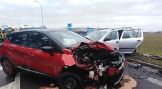 Pět aut se srazilo u Chrudimi, na Plzeňsku zemřela dívka (17)