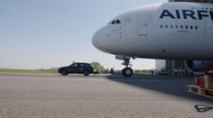 Cayenne se zapsal do Guinessovy knihy rekordů - utáhl Airbus A380