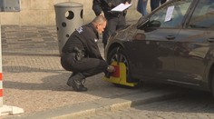 Špatné parkování v Praze vyjde draho. Nově zaplatíte i za pronájem botičky
