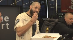 Procházka se po příletu vrhnul na pizzu. Prozradil, jak slavil výhru v Las Vegas