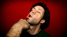 Muž z Brna chtěl vyřešit milostný trojúhelník, tak zbil kamaráda do krve