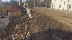 Zřícenou zeď u děčínského zámku konečně opraví, zatím z rozpočtu města