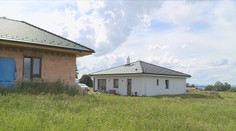 Tisícům domácností se letos zvýší splátky hypoték, budou muset šetřit