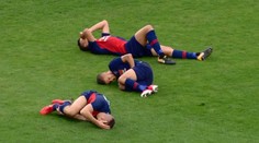 Jedna střela, tři zranění: Fotbalové scéně se směje celý svět! VIDEO