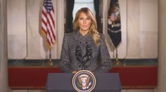 Trump je poslední den v úřadu. Podepisuje prezidentské milosti