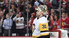 Ostuda Pittsburghu: Brankář před zápasem zakopl a pak už to jelo