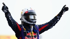 Vettel kraloval v Bahrajnu, na pódium ho doprovodili jezdci Lotusu. Stejně jako loni!