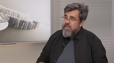 Čechům vadí tlusté knihy, chtějí krátké kapitoly. Můžou za to sociální sítě, říká Suchý