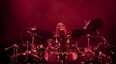 Svět se loučí s bubeníkem (†46) kapely Slipknot, zemřel ve spánku!