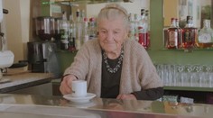 V italském městečku žije nejstarší baristka vůbec. Pracovat chce alespoň do 105 let