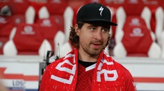 Sagan se postaral o slavnostní výkop v Ligue 1. Pak sledoval výhru Lille