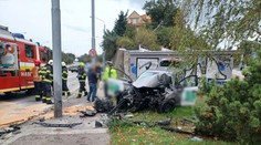 Z auta Boltu zbyly jen trosky. Řidič se vyhýbal chodkyni