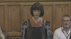 V britském parlamentu vystoupil robot. Mluvil o budoucnosti umělé inteligence