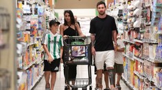 Mánie v Miami? Ne. Messi si v klidu nakoupil. Zvládl i pusu od fanouška