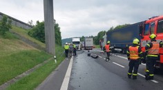 Hromadná nehoda u hranic se Slovenskem. Jeden z kamionů vezl munici