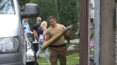 Pistole, pušky, samopaly. Mrtvý muž měl doma obří arzenál!