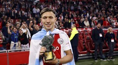 Manchester United hlásí další posilu. Za více než miliardu přivedl obránce z Ajaxu