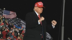 Pro Trumpa Biden není soupeř. "Opustím USA, pokud vyhraje," řekl