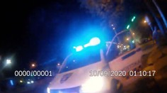 VIDEO: Chlapec (15) si dal jointa, vzal rodičům auto a projížděl se městem