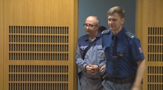 Vrah v base vystudoval vysokou, jezdil na dovolenou. Chtěl ještě víc