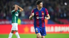 Lewandowski zachránil Barcelonu, když otočil zápas proti Alavésu