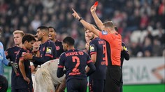 Divočina v německé Bundeslize. Pět gólů a tři červené karty