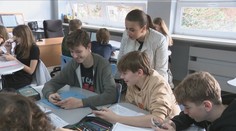 Vláda chce zákaz mobilů na základkách. Ať si to školy určí samy, tvrdí opozice
