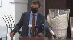Piráti si do Sněmovny přinesli vidle, Jurečka štěrk. Vládu nepřesvědčili