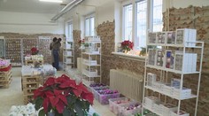 Povodně zastavily výrobu českých ozdob. Letos jich bude méně