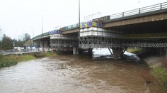 Bouře už si v Evropě vyžádala několik obětí, tisíce domácností jsou bez proudu