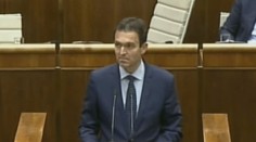 VIDEO: Slovenský premiér "setřel" poslance, nemusel ani nic říct