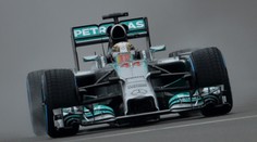V Monaku se prohánějí formule, úvodní trénink ovládl Hamilton