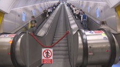 Nejezděte na eskalátorech jen vpravo, ničí se, běduje dopravce