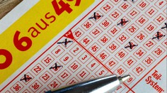 Po pohádkové výhře udělal chybu. Vítěz loterie teď pracuje za minimální mzdu