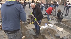 Návrat Mariánského sloupu se prodražuje, spolek mluví o naschválu