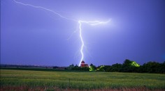 Maďaři kvůli nesprávné předpovědi počasí zrušili oslavy. Teď za to padají hlavy