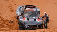 Sainz se necítil dobře, tak šel radši k doktorovi. Má dva zlomené obratle