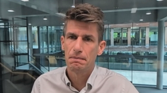 Sociální dárečky si nemůžeme dovolit, říká ekonom. A nová EET to nezachrání