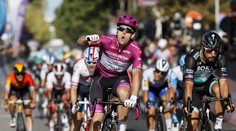 Sagan opět ve spurtu těsně prohrál. Démare na Giru triumfoval potřetí