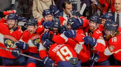 Tkachuk poslal Floridu do finále NHL po 27 letech. Trefil se 5 sekund před koncem