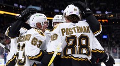 Pastrňák a Krejčí opět bodovali. Formu Bostonu tentokrát odskákalo St. Louis