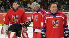 Češi porazili v souboji hokejových legend Švédy. Těm nepomohla ani superhvězda Näslund