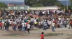 Tragédie na býčích zápasech v Kolumbii. Tribuna se pod náporem diváků zřítila