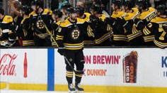 Zacha s Pastrňákem režírovali vítězství Bostonu, Nečas zvýšil náskok