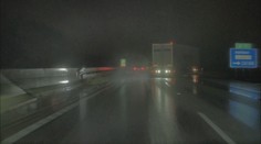 Jana ohrozil na dálnici couvající kamion. Podobných incidentů jsou stovky