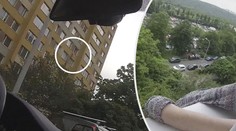 VIDEO: Žena plašila holuby a vypadla z okna. V 7. patře visela jen za nohu!