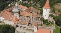 Nečekaný nápor. Díky epidemii zažily hrady a zámky rekordní návštěvnost